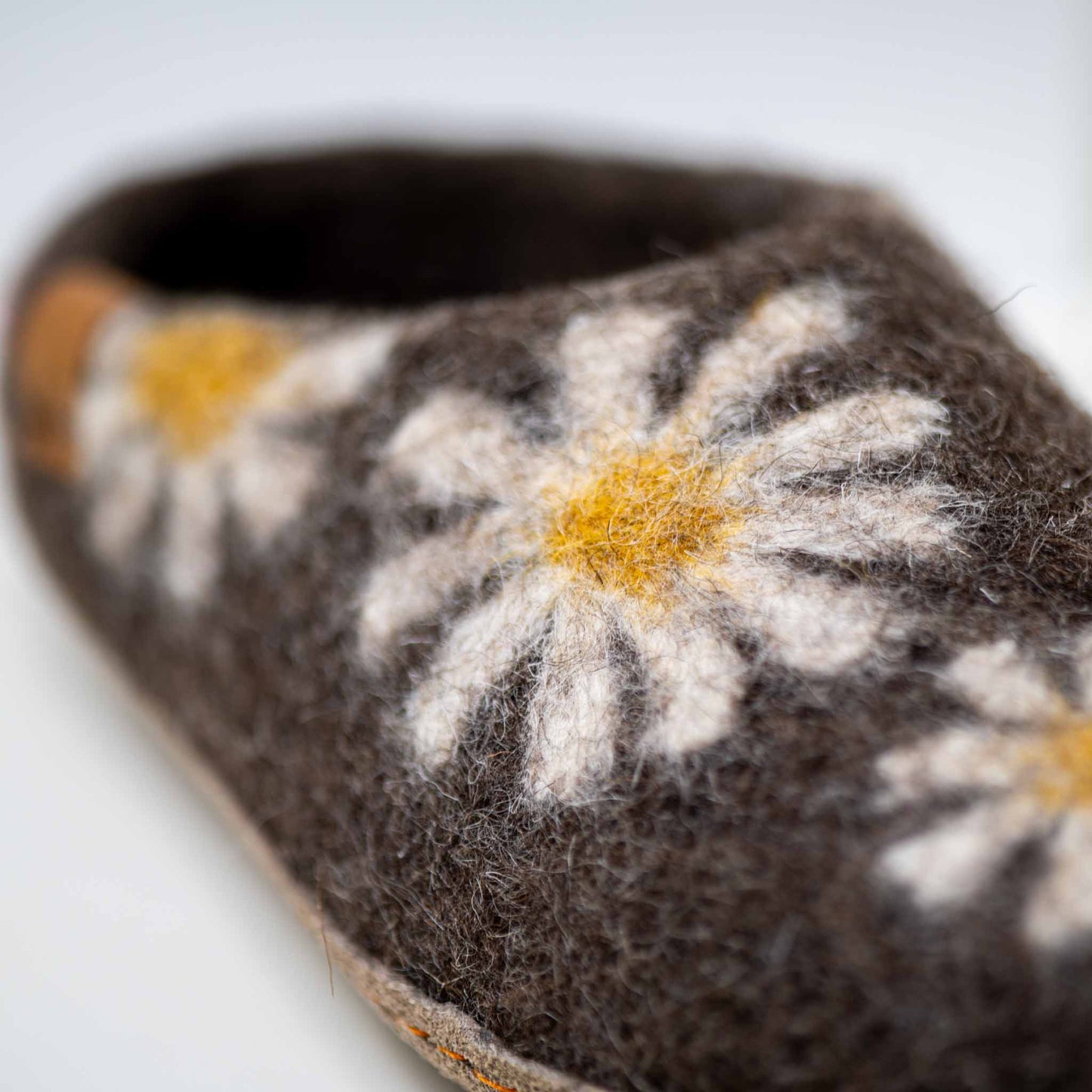 Makalu Wool Slipper | Daisy - Brown