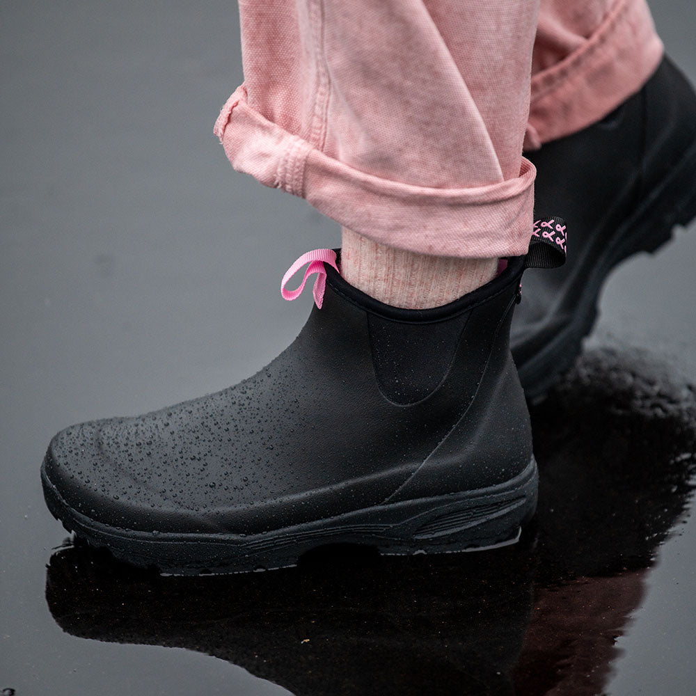 Sky Rubber Rain Boot | Breast Cancer Black - Pink