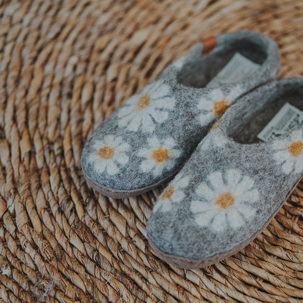 Makalu Wool Slipper | Daisy - Grey