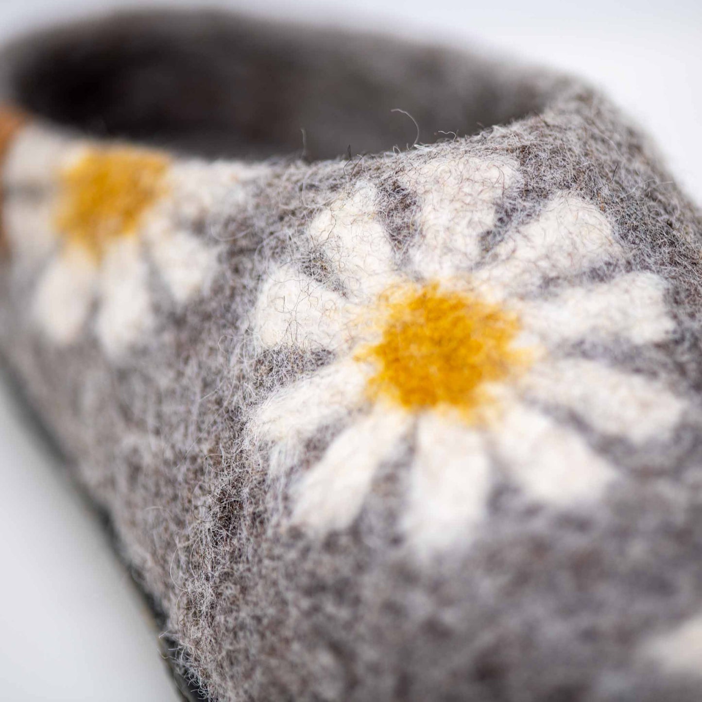 Makalu Wool Slipper | Daisy - Grey