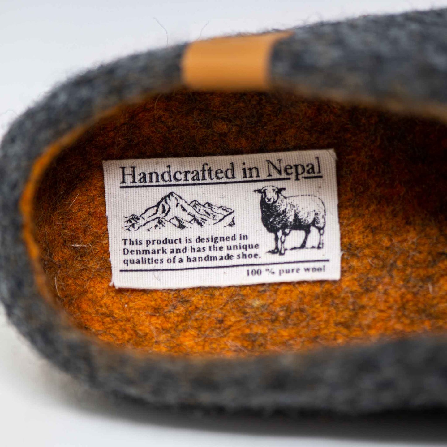 Makalu Wool Slipper | Two-Tone - Charcoal / Amber